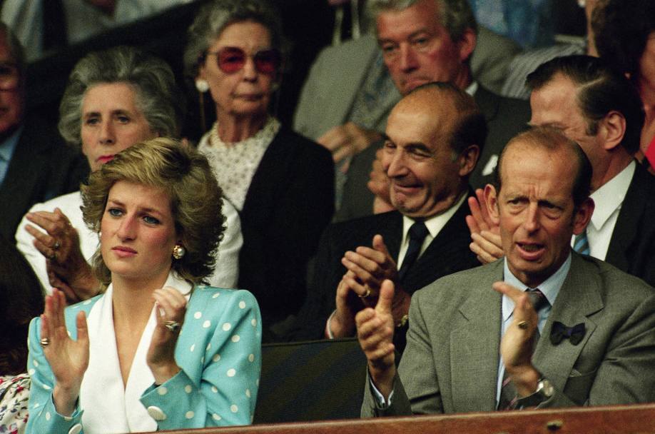 Anche Lady Diana Spencer, Principessa di Galles, applaude il campione tedesco sul Campo Centrale di Wimbledon (Ap)